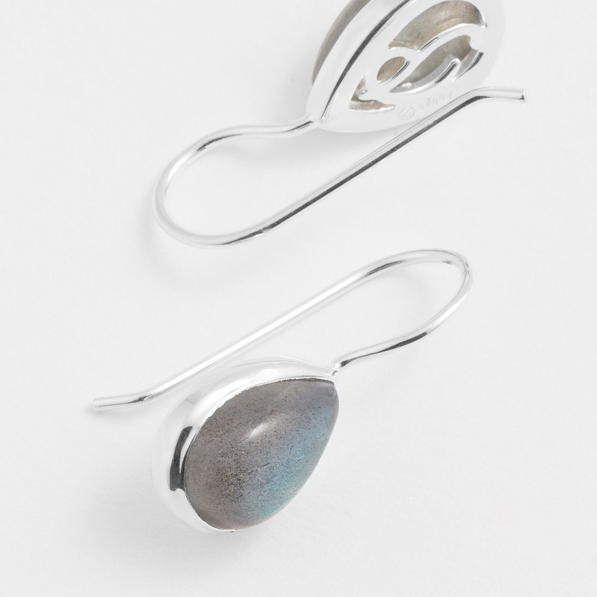Polished labradorite - Ohrhänger - Grau