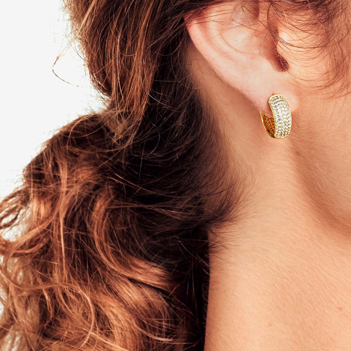 The Pave Versaille Huggies - Creolen - Gold