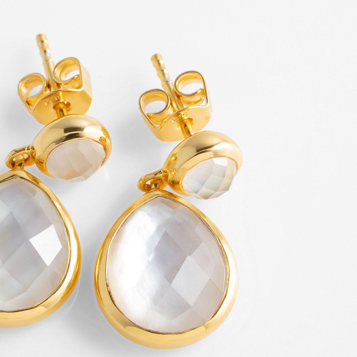 Faceted drop-shaped - Ohrstecker - Perlmutt