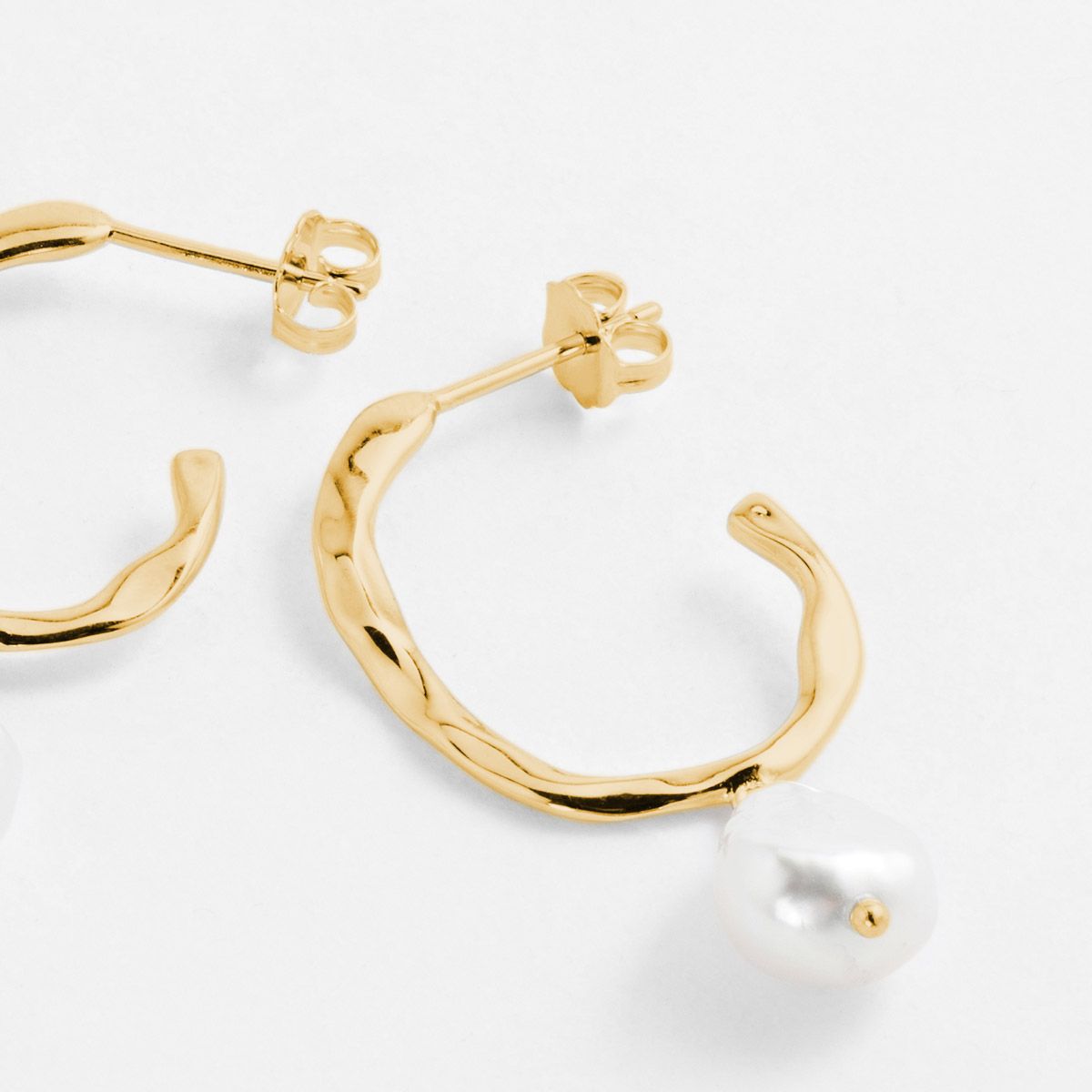 Caroline - Perlenohrringe - Gold